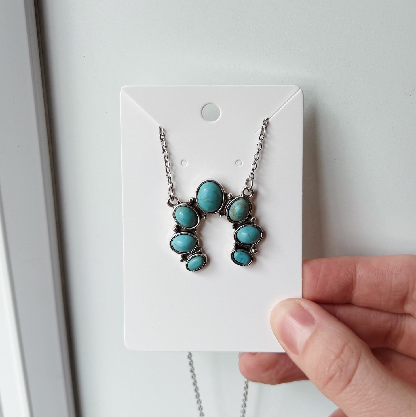 HORSESHOE TURQUOISE PENDANT NECKLACE