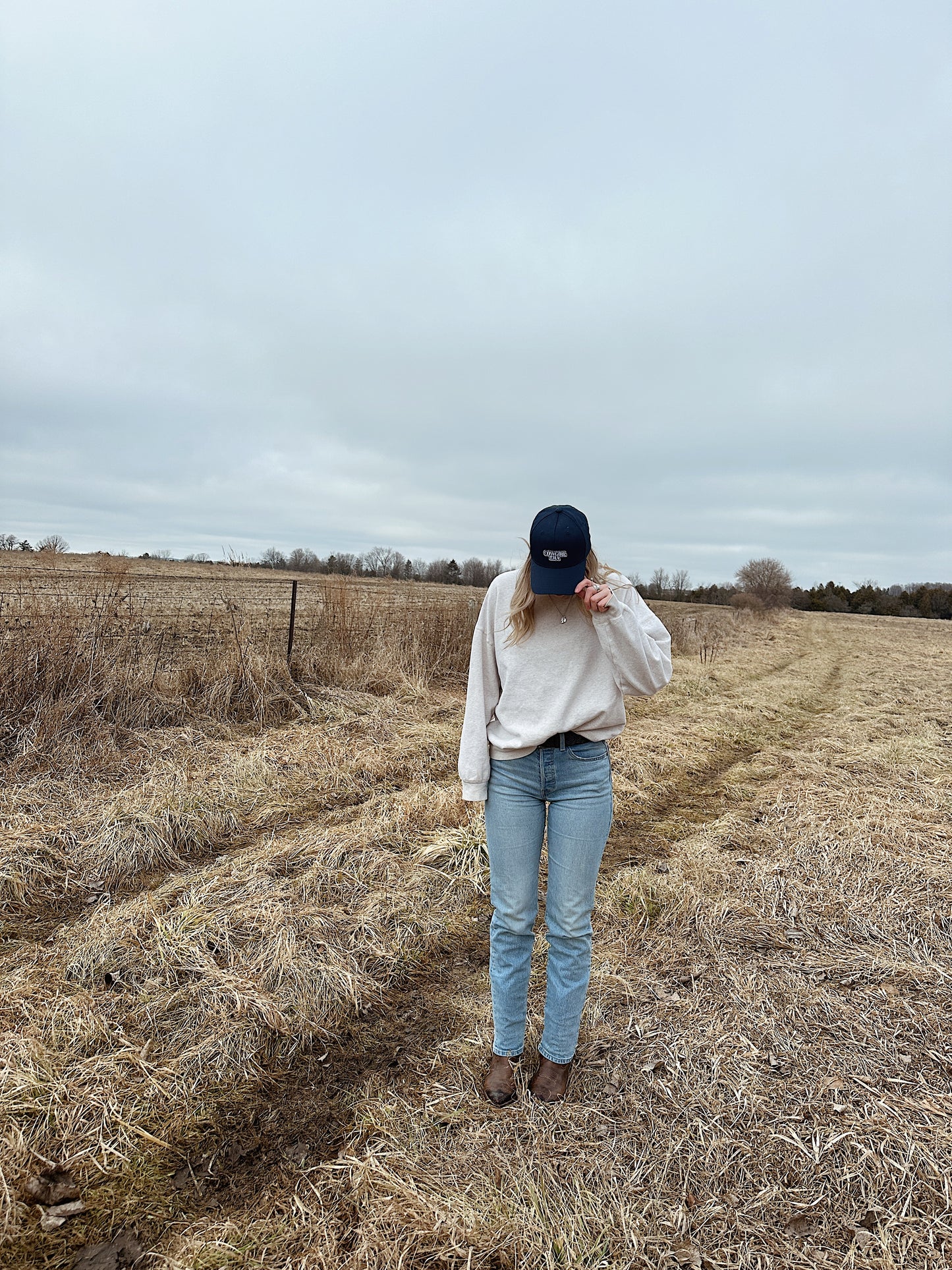 COWGIRL ERA HAT (NAVY)