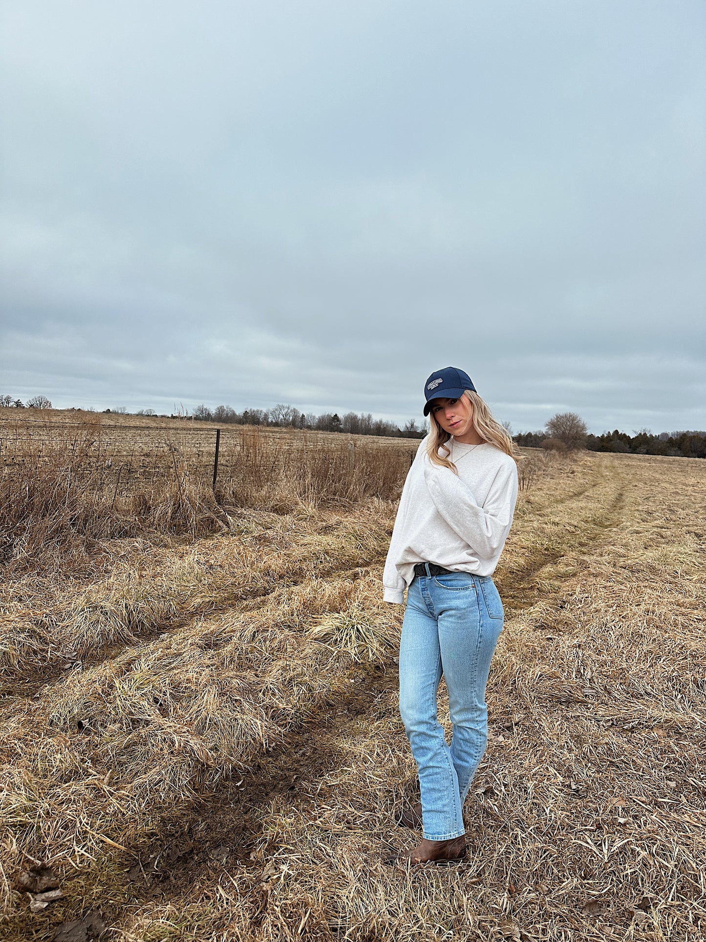 COWGIRL ERA HAT (NAVY)