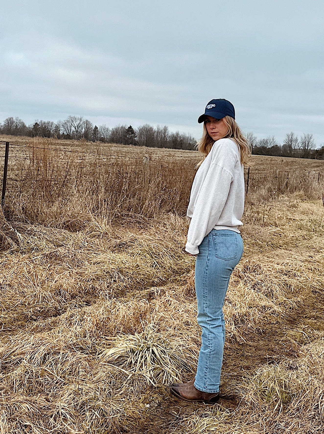 COWGIRL ERA HAT (NAVY)