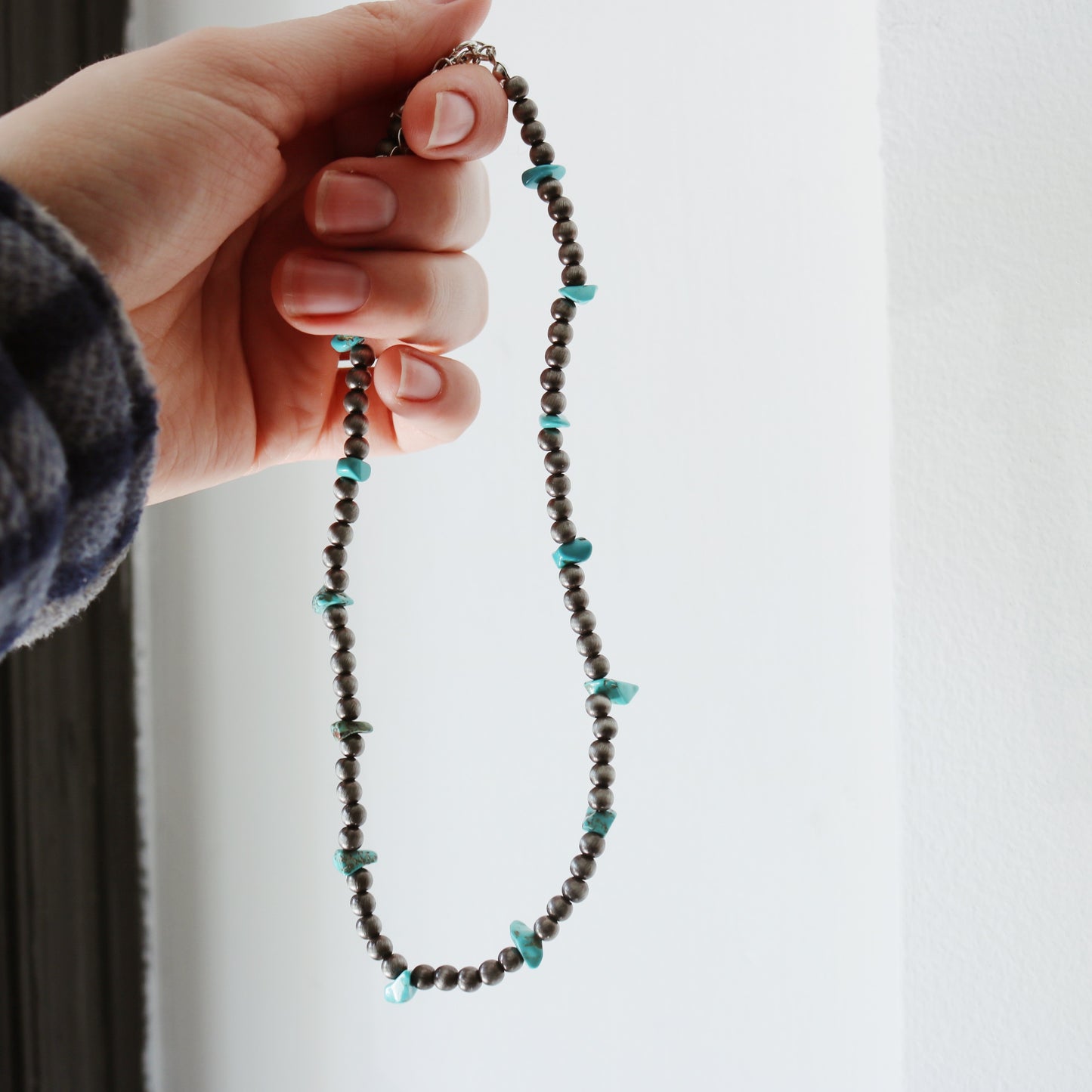 ￼ TURQUOISE STONE CHOKER