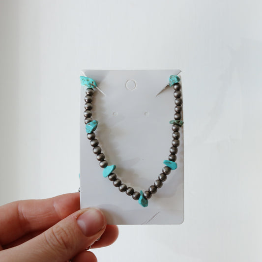 ￼ TURQUOISE STONE CHOKER